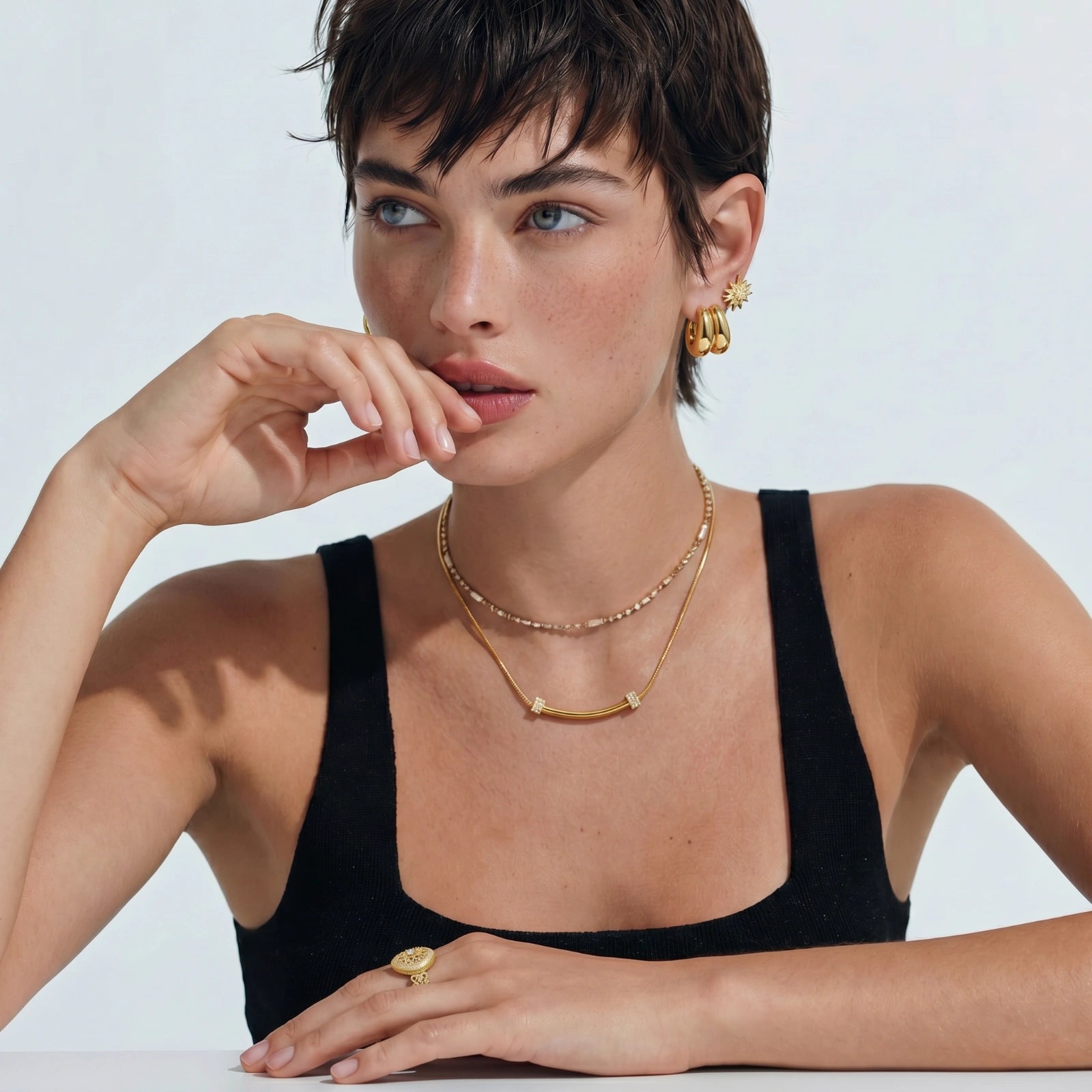 Curved Spark Bar Necklace | Cyrene Boutique